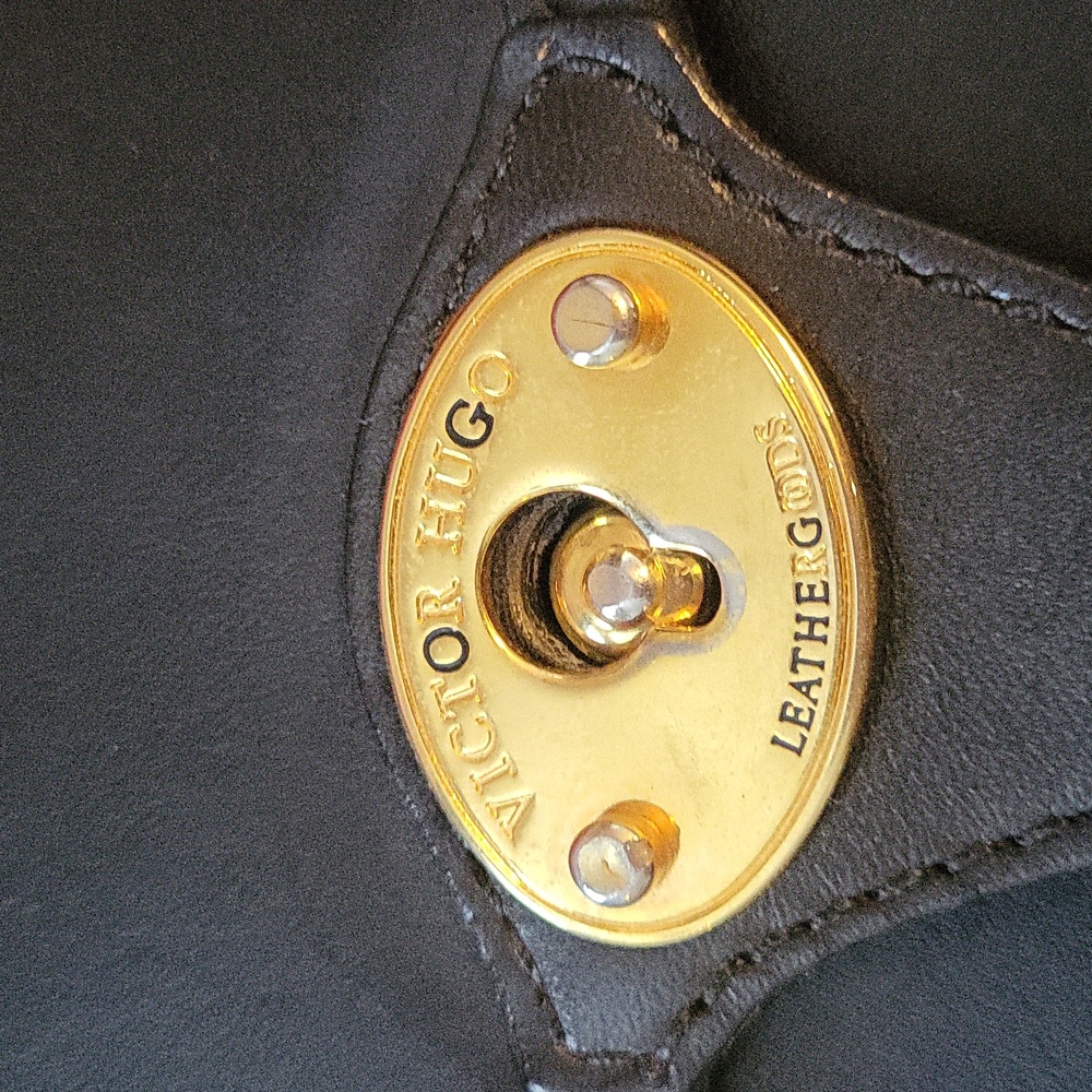 Y2K Vibtsge Victor Hugo Chic Black Crossbody Bag with Gold Accents - Picture 8 of 8